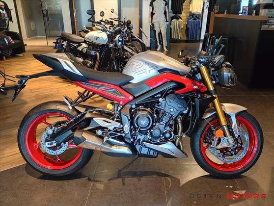 TRIUMPH STREET TRIPLE 765 RX TRIUMPH STREET TRIPLE 765 RX